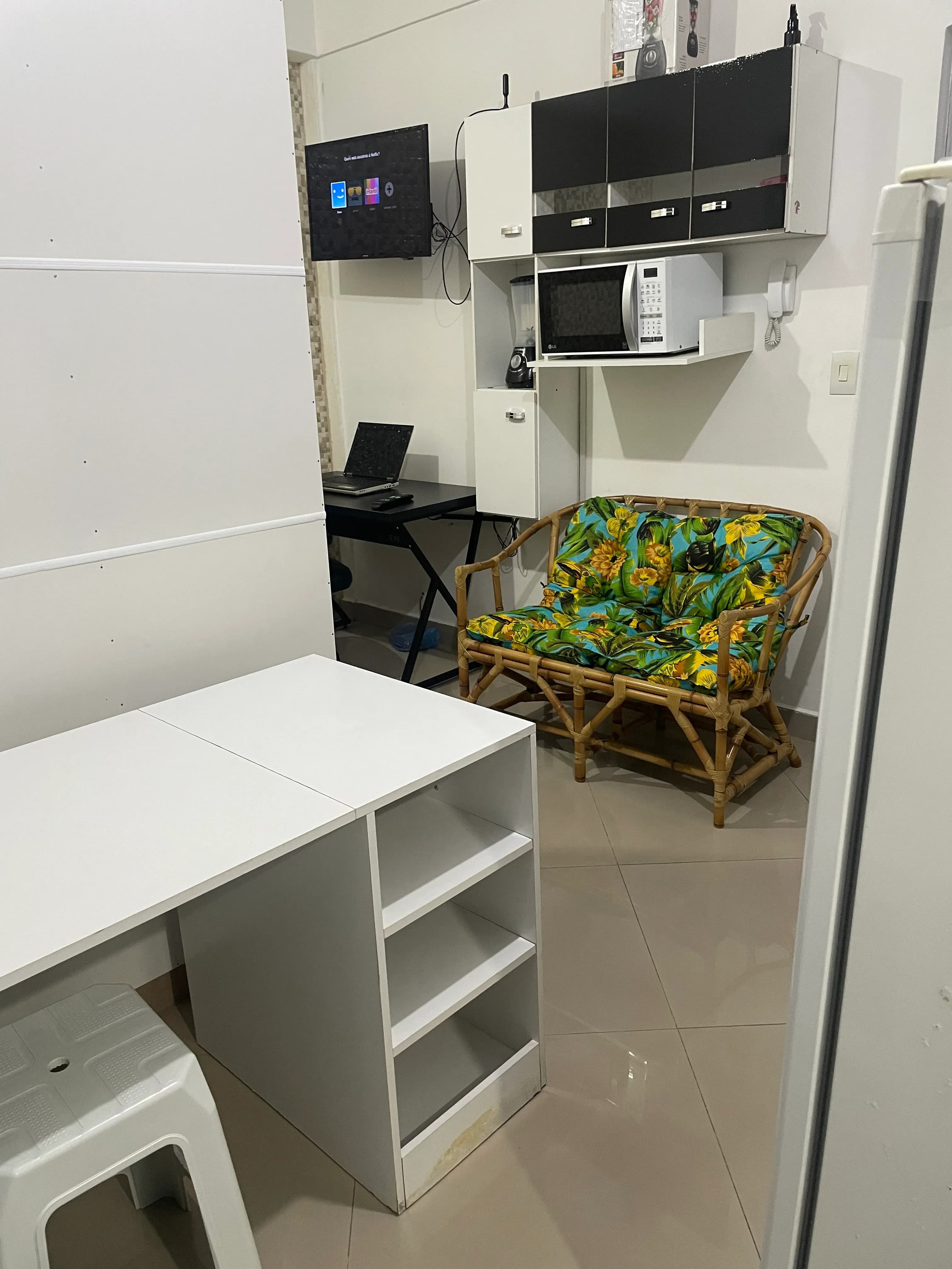 Kitnet Grande – 17m² — Kitnet para Alugar Butantã USP | Laur Kitnets ...