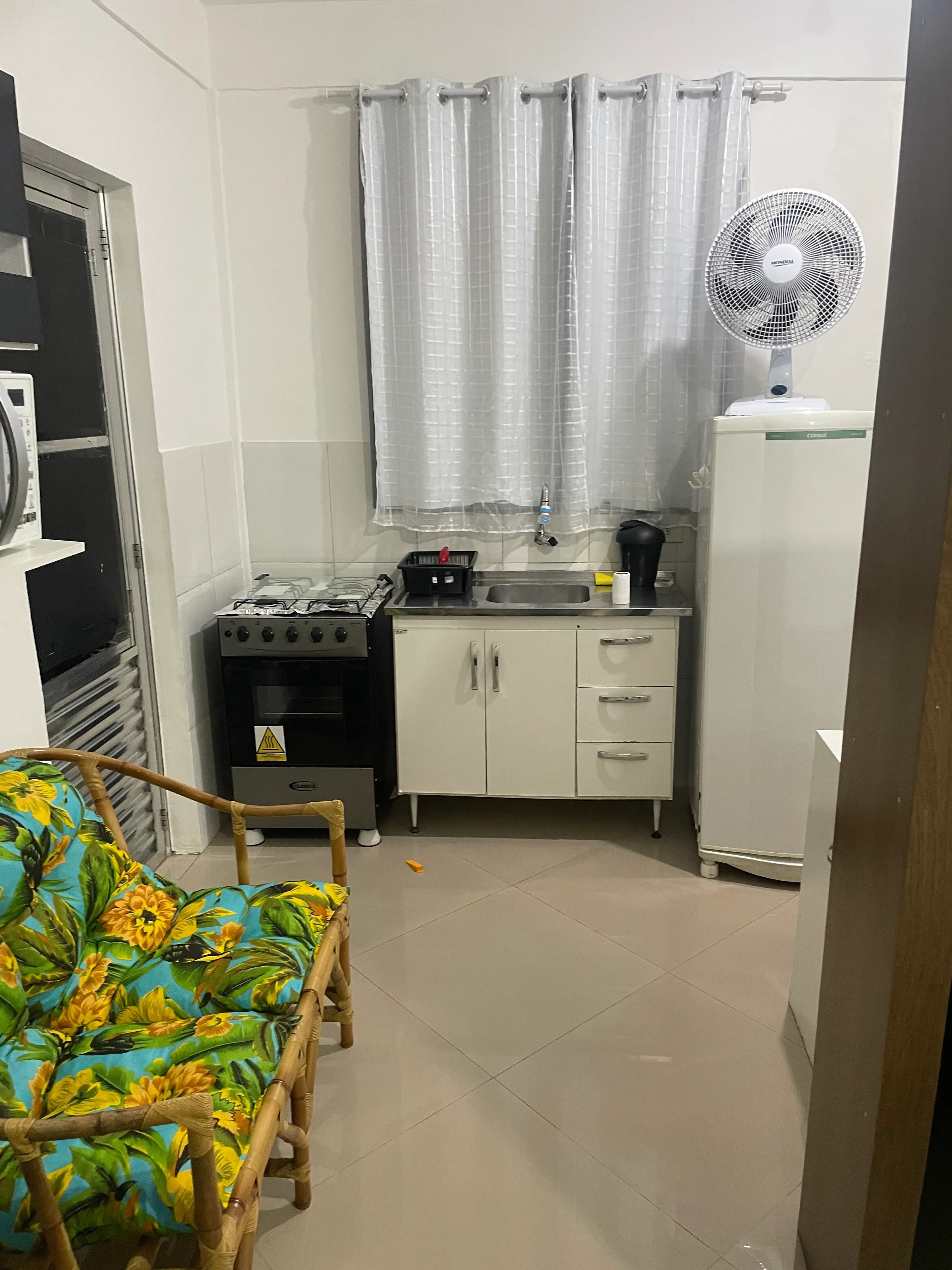 Kitnet Grande – 17m² — Kitnet para Alugar Butantã USP | Laur Kitnets ...